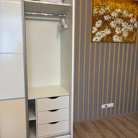 On Franzuskiy Bulvar Apartament *